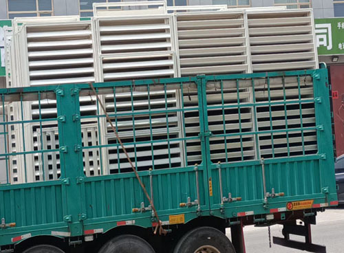 风口百叶窗装车发货